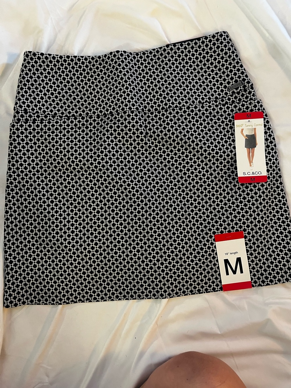 S.Co&C.O. Black & White Stretch Skirt Tummy Control M business casual NWT